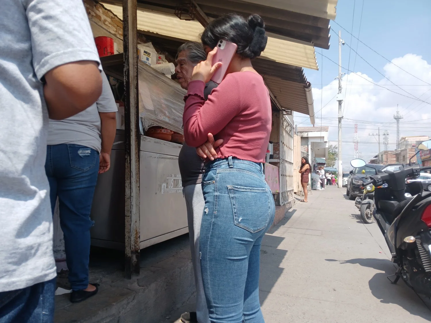 Voyeur hermosa puta en puesto de tacos image 19