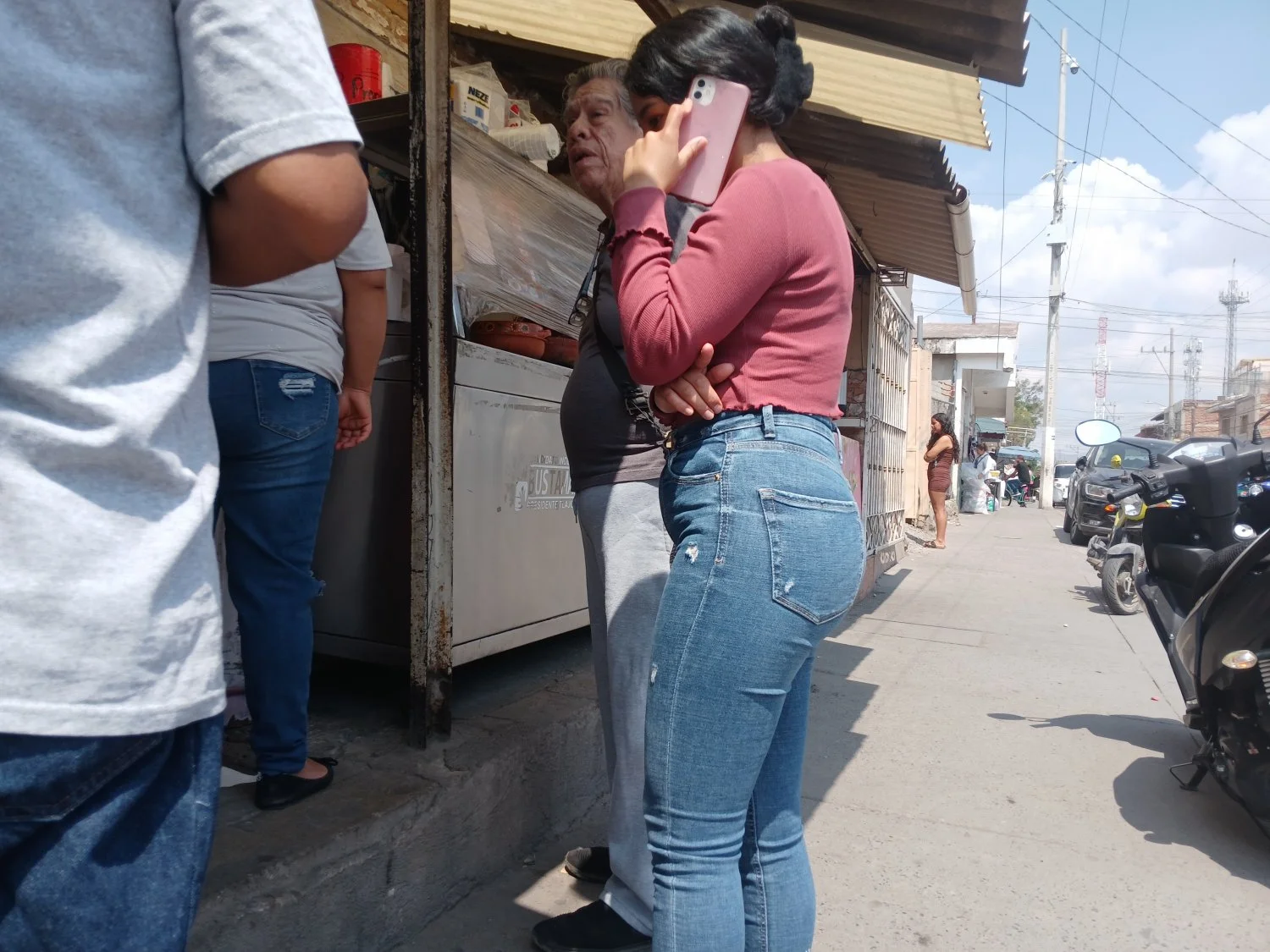 Voyeur hermosa puta en puesto de tacos image 21
