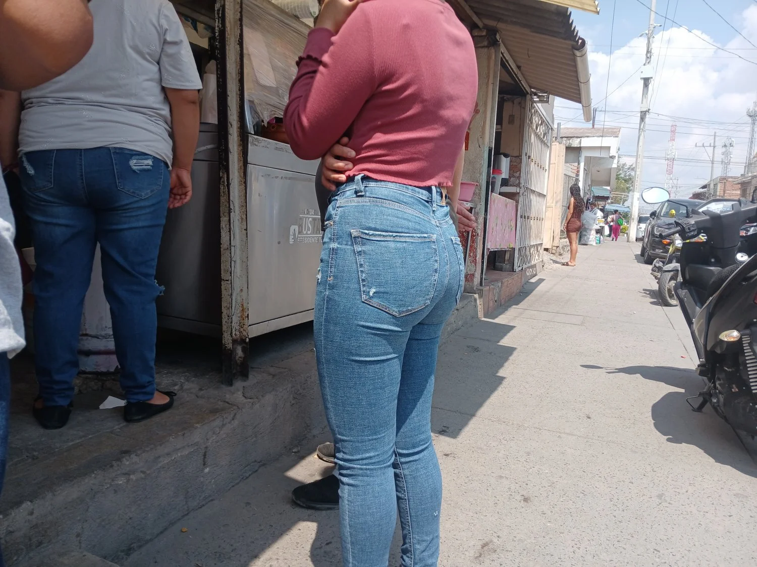 Voyeur hermosa puta en puesto de tacos image 5