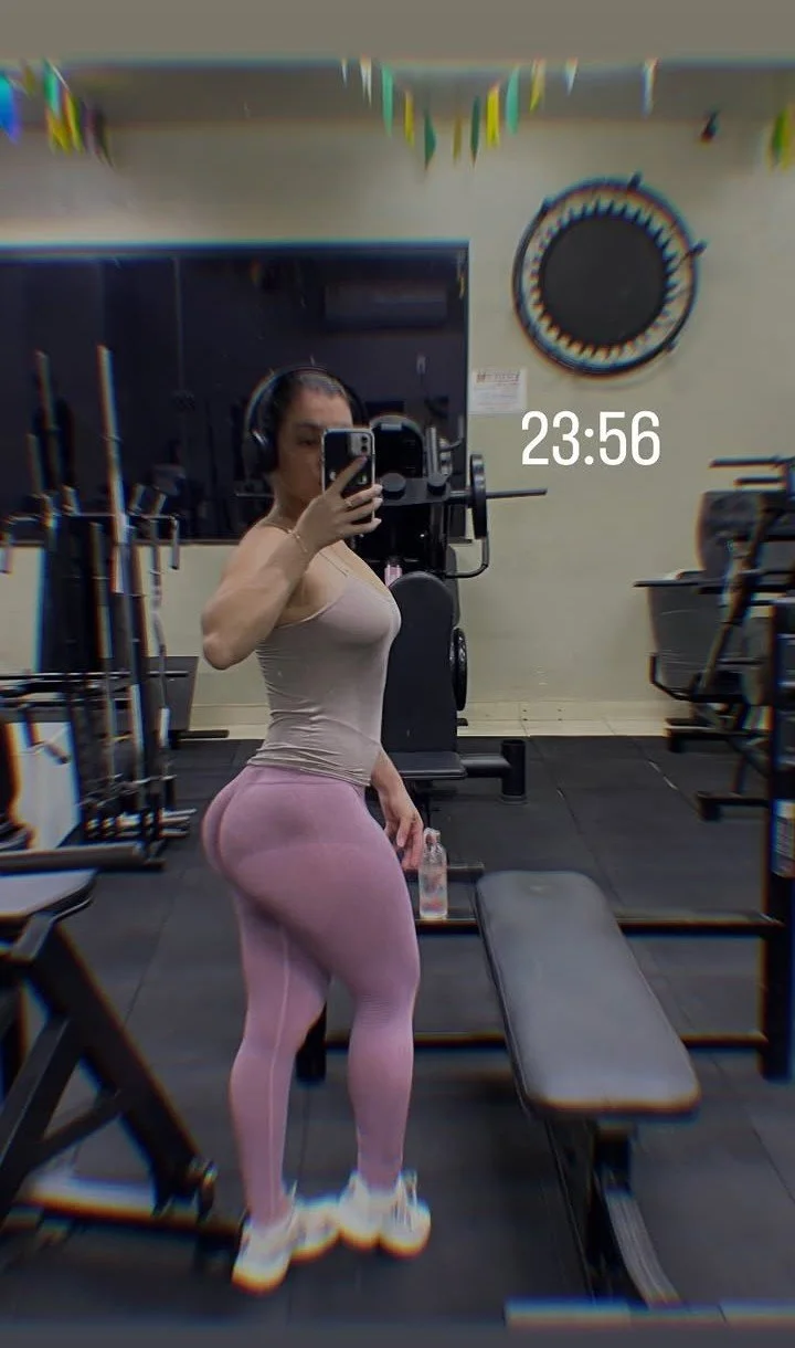 Putinha do Insta na academia image 3