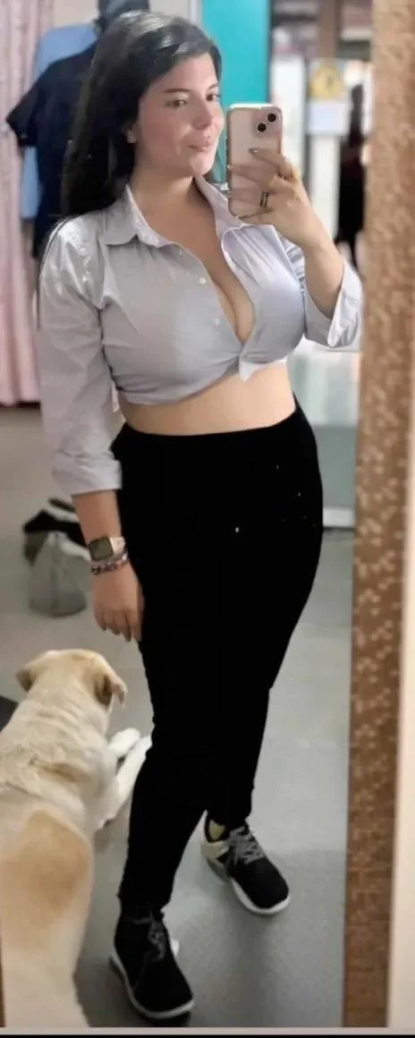 Cristina la puta tetona quiere mamar pene image 2