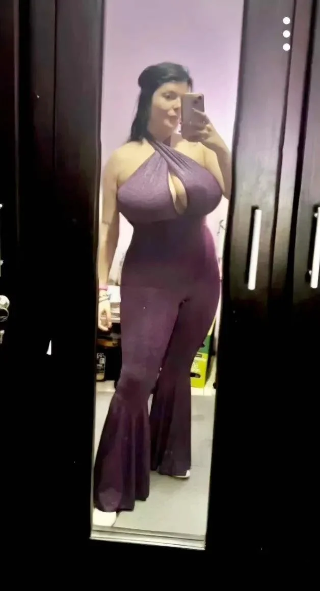 Cristina la puta tetona quiere mamar pene image 4
