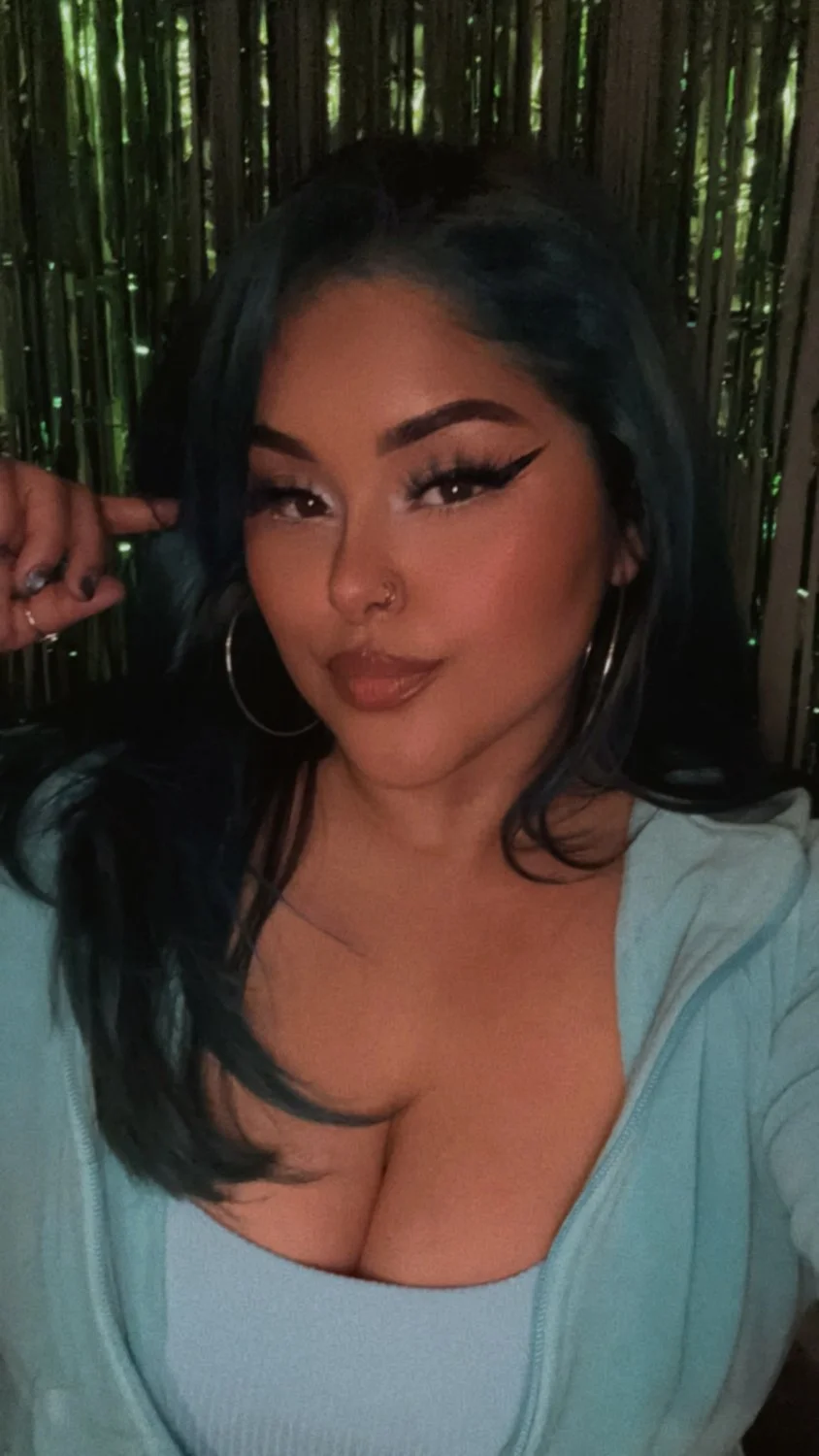 Can’t stop gooning to my sexy Latina aunt main image