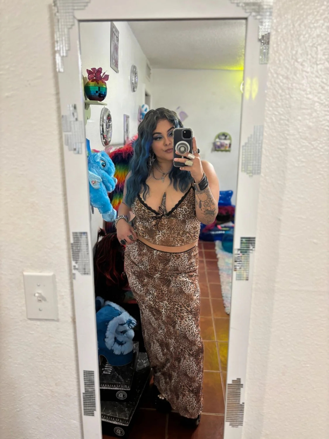 Can’t stop gooning to my sexy Latina aunt image 10
