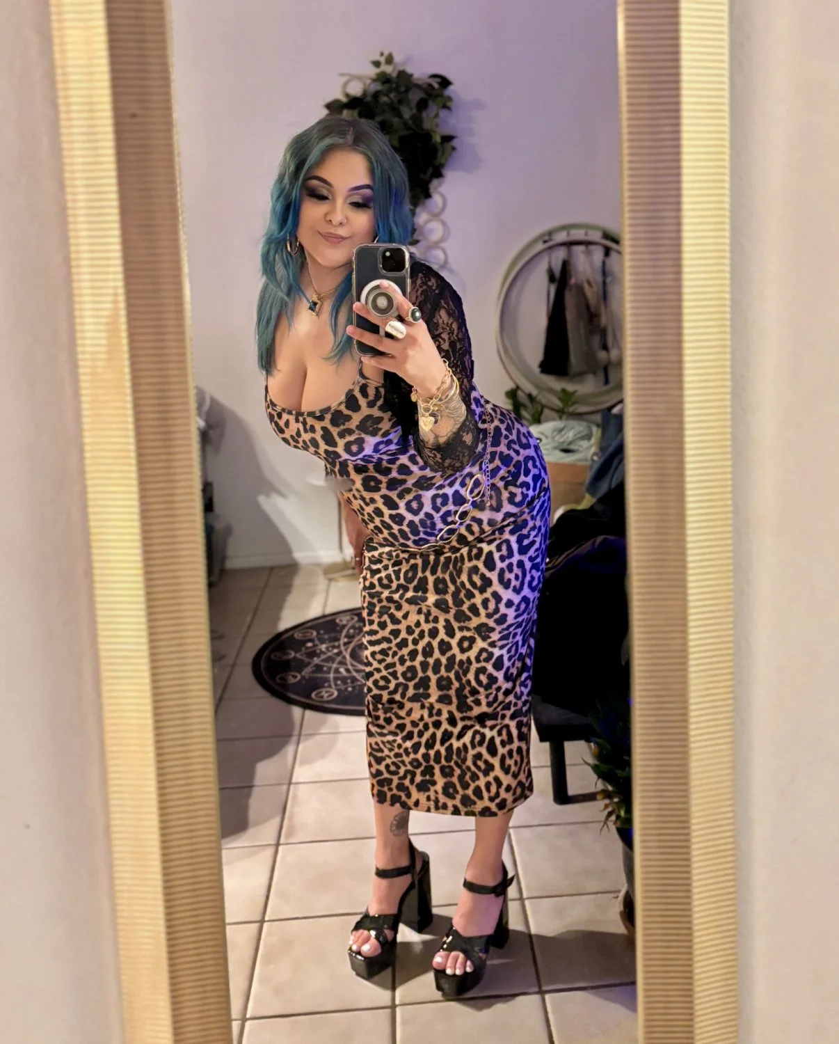 Can’t stop gooning to my sexy Latina aunt image 4