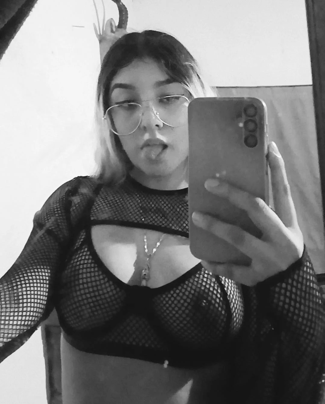 Zorrita tetona image 2