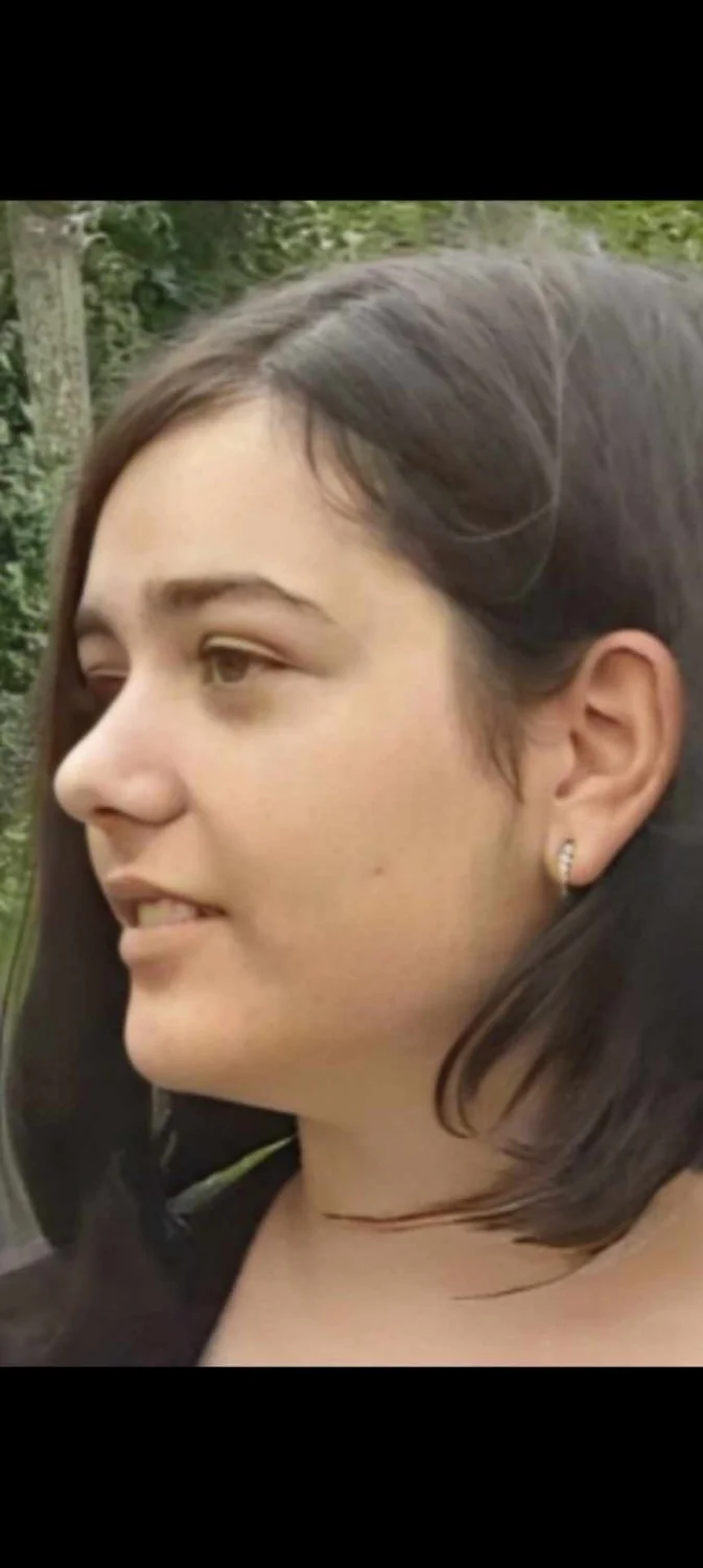 Romanian slut Raluca image 2