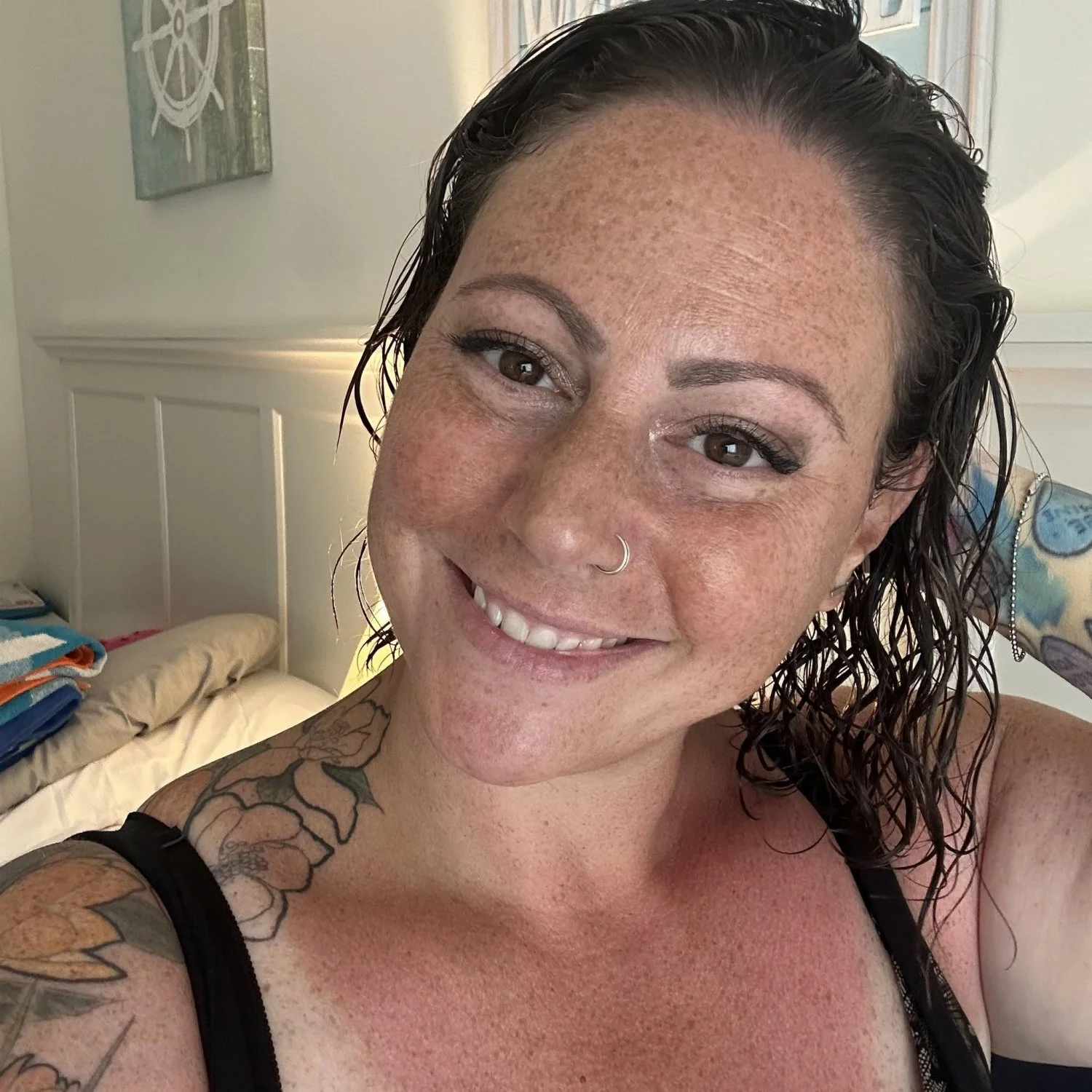 Tatted Pawg milf has a pretty cumface main image
