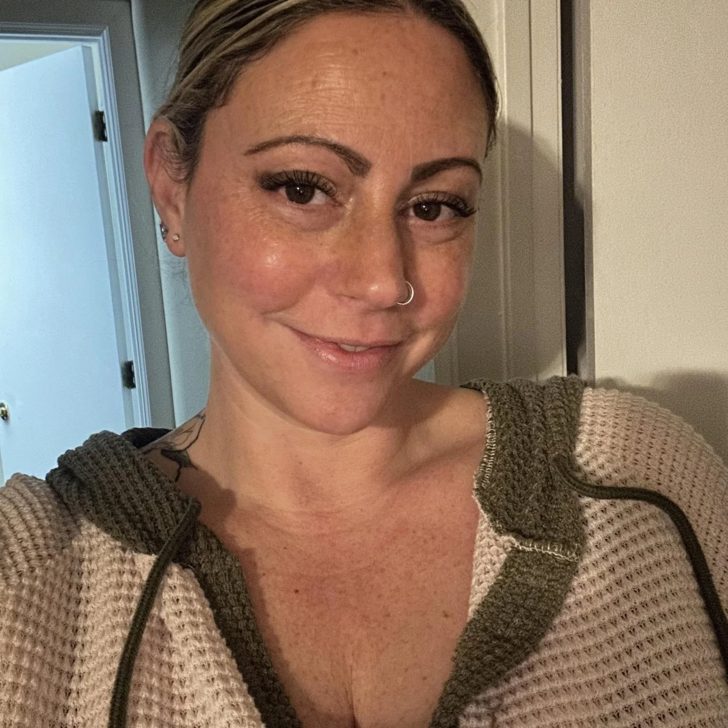 Tatted Pawg milf has a pretty cumface image 15