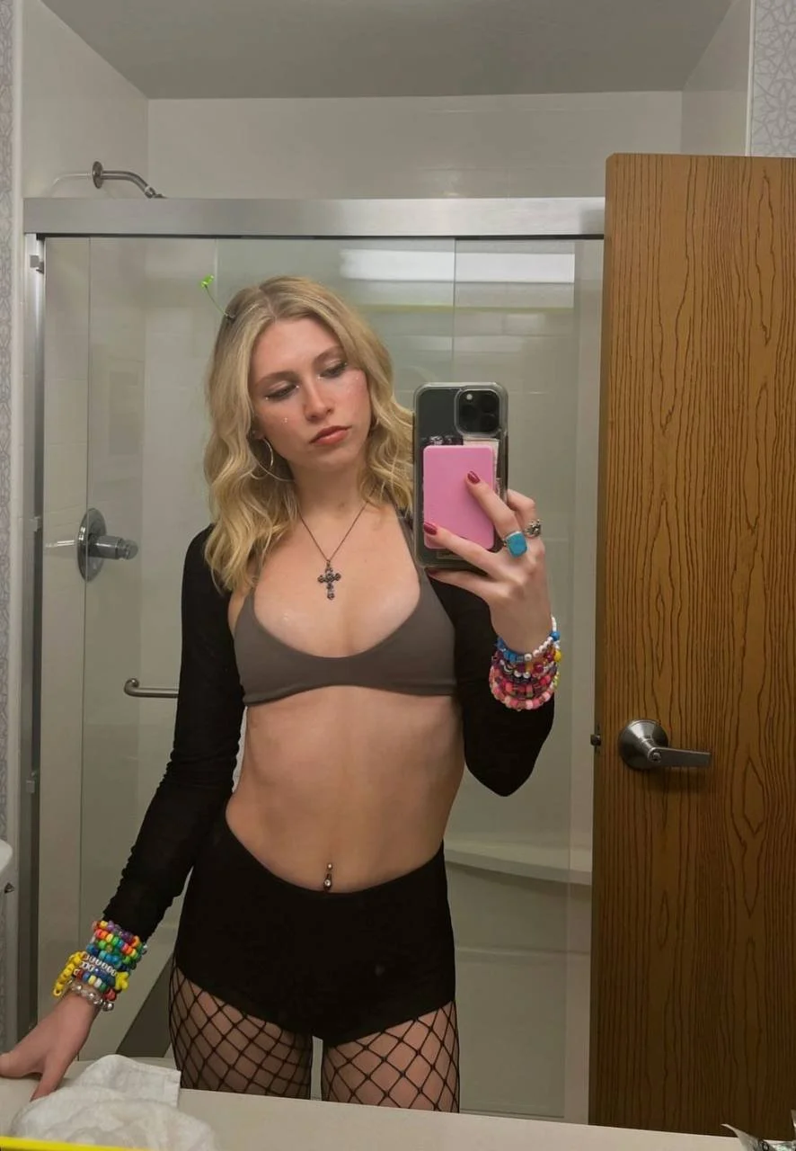 Ella 21 image 29