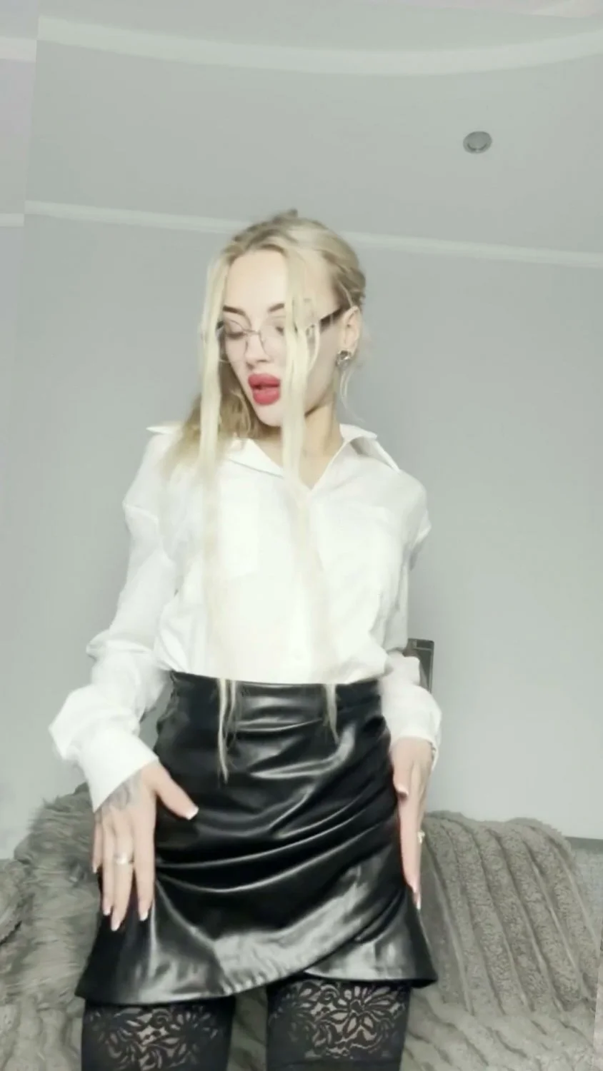 🔞 sexy curvy body pussy deepthroat horny nude slut 🫦💦 My OF image 1