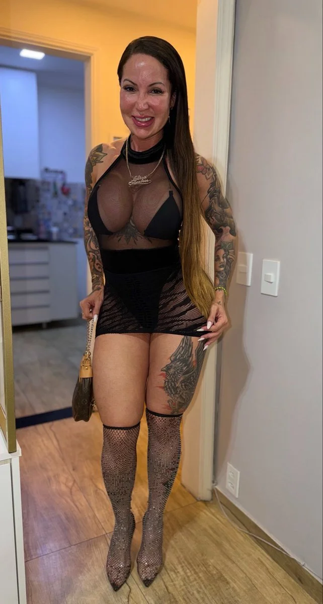 Elisa Sanches Sexy image 10