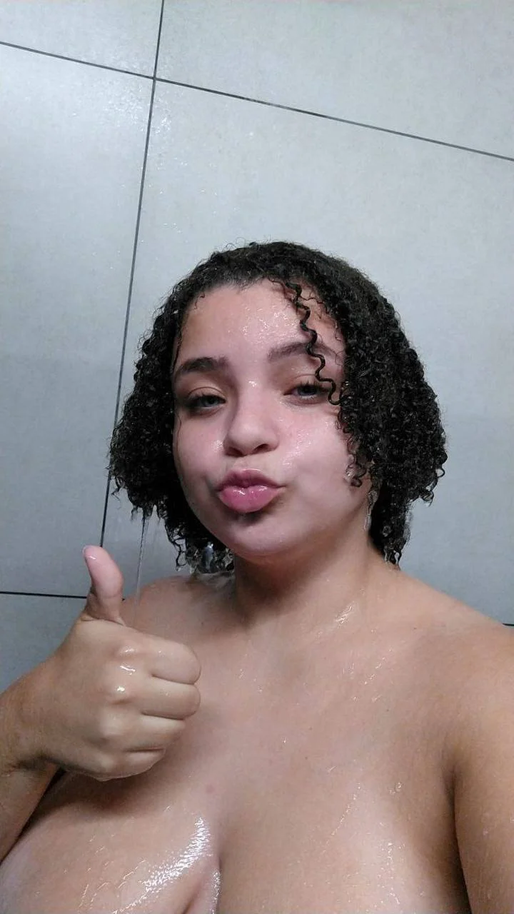 Novinha peituda Baixa renda Joyce Flores image 7
