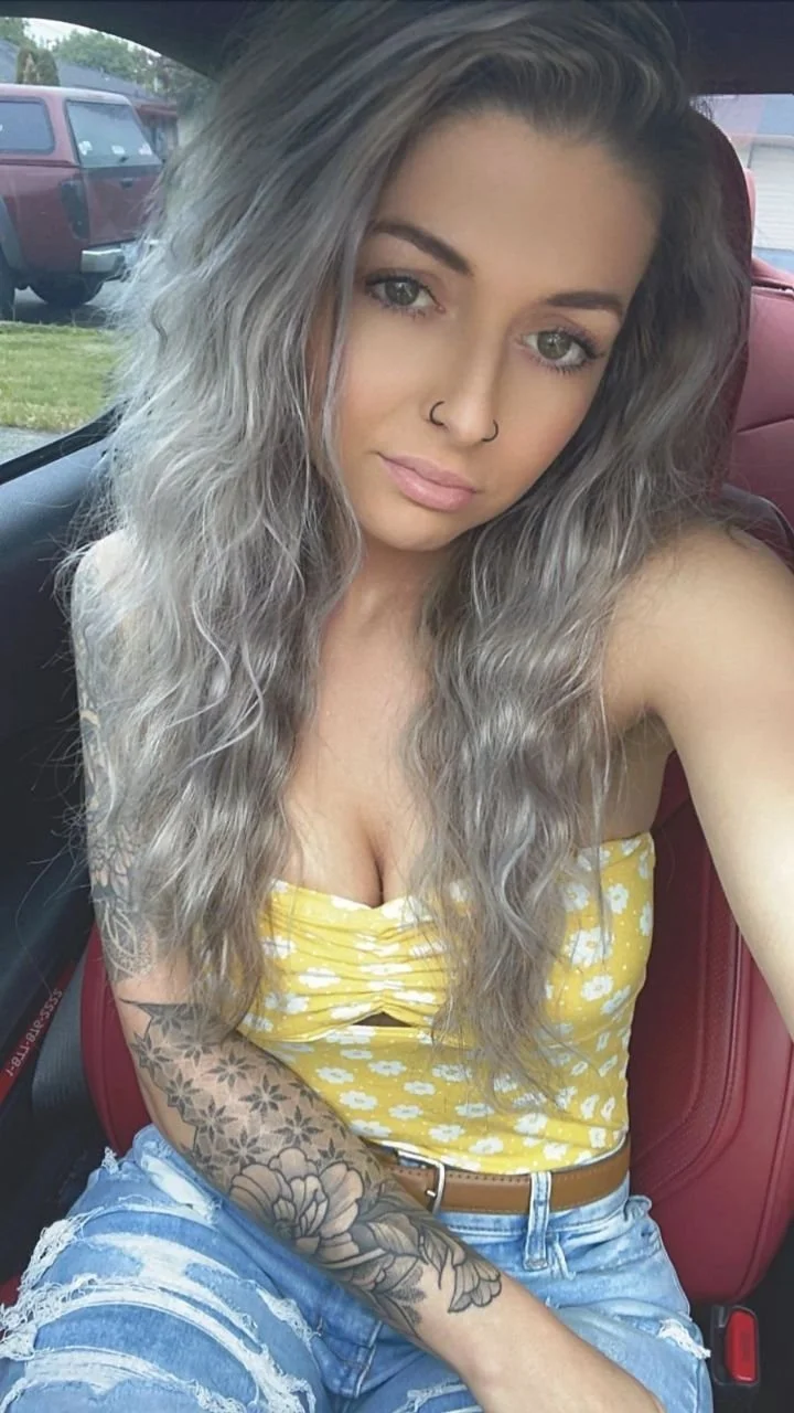Sexy KIK slut, 28, loves her hot body image 18
