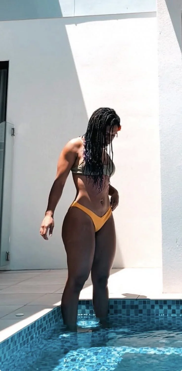 Bella image 4
