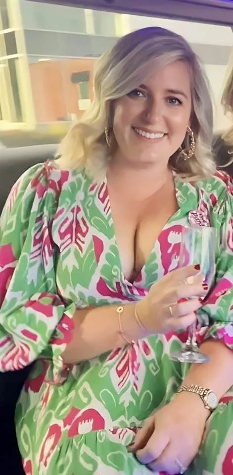 Chubby Slut Caroline image 35