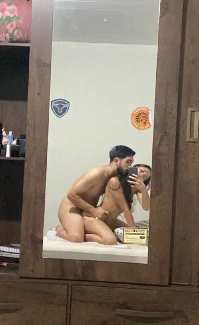 novinha recepcionista casada caiu na net dando de aliança cover image