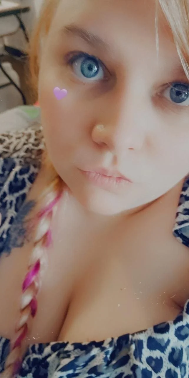 Oregon BBW mom with huge tits sucks on cock main image