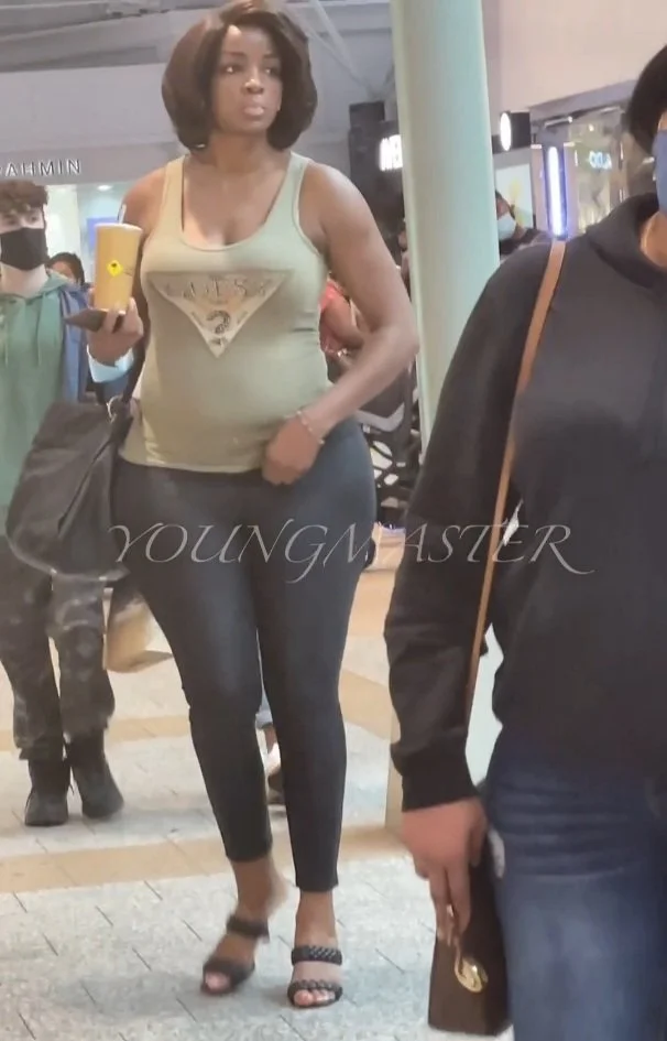 Black milf asscrack image 2