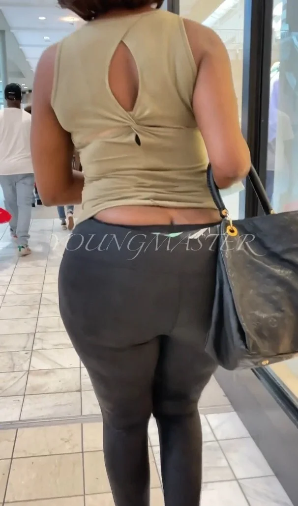 Black milf asscrack image 6