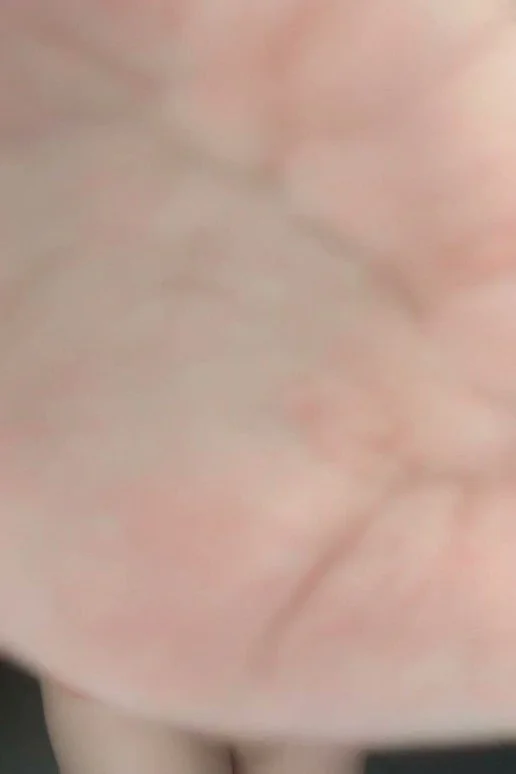 Le encuentro fotos de mi cuñada a mi hermano image 3