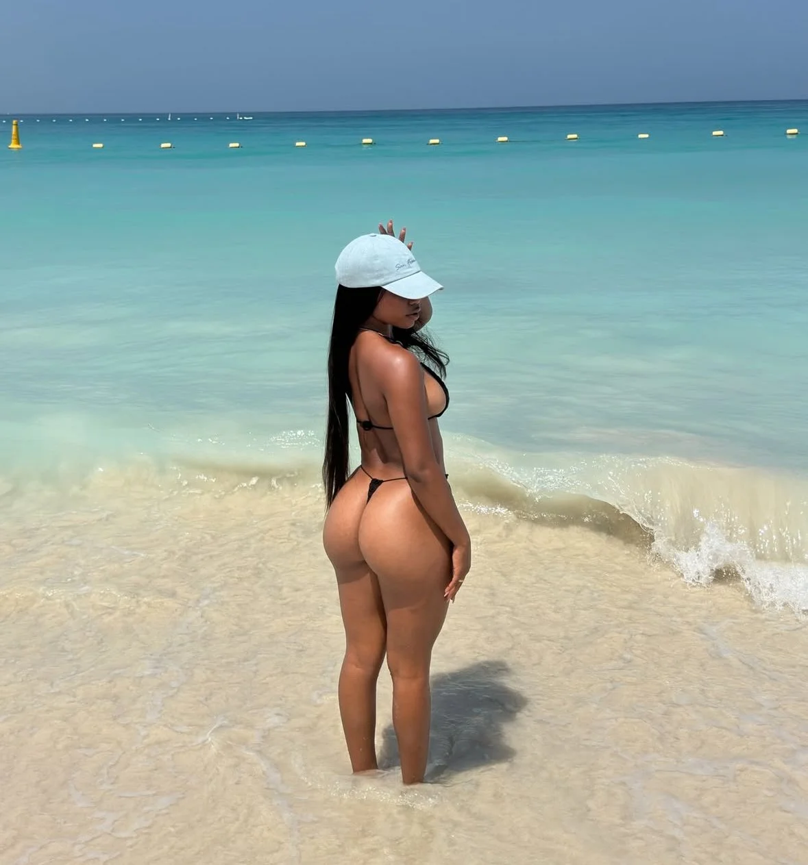Admiren ala morena culona colombiana María Camila image 3