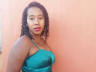 Tiphanie twerk avec du grosse seins main image