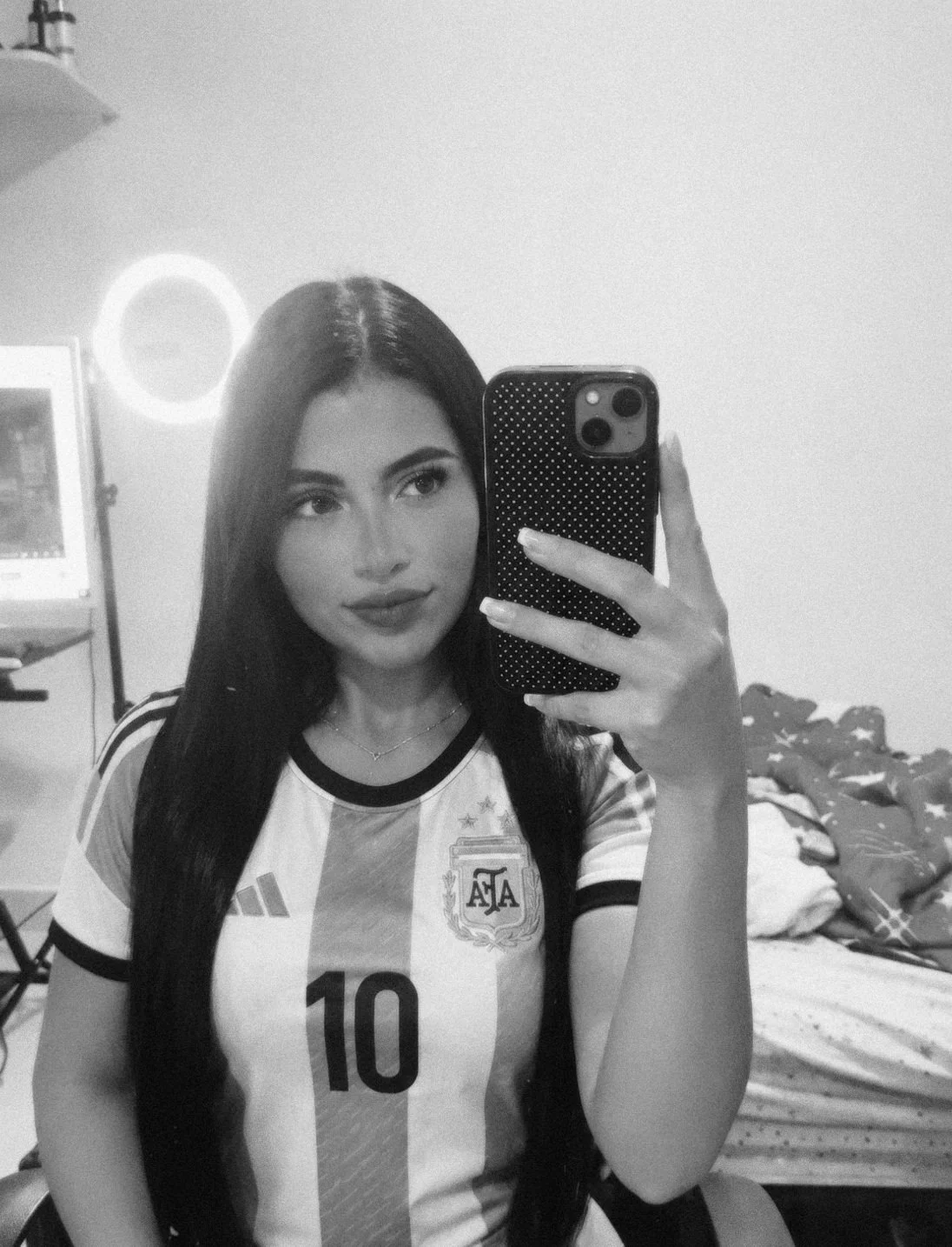 VIENDO EL PARTIDO 🤣🫎🇦🇷 argentina trola petera culona tetona mamada argenta infiel novia amigo image 1