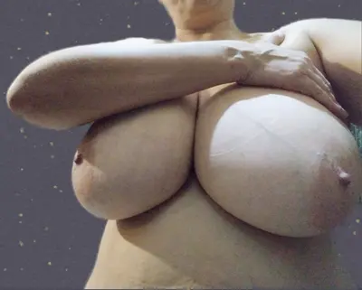 Minha esposa peituda cover image