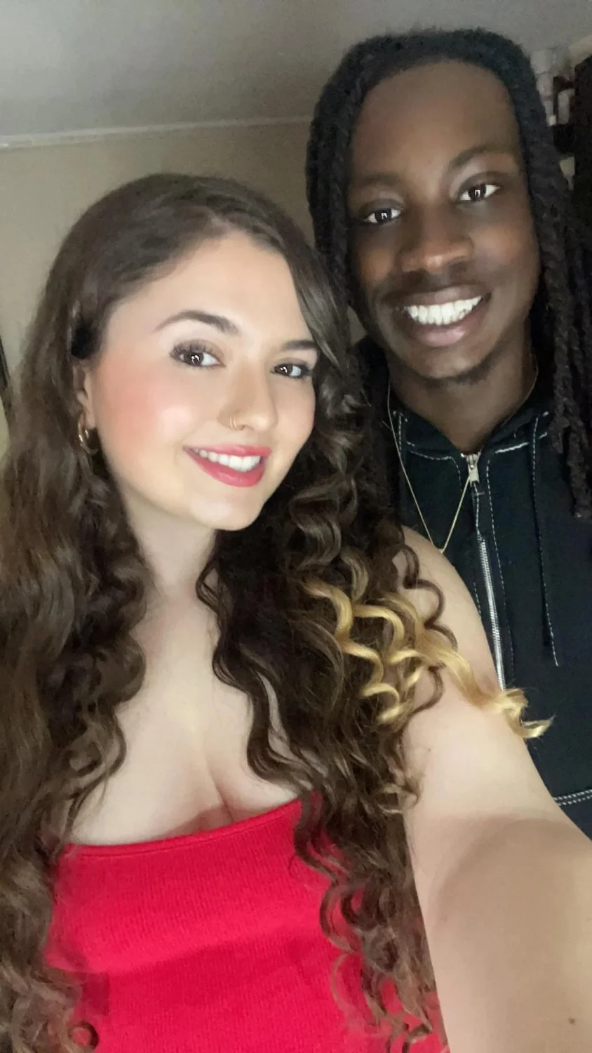 Como dizia o mano Brown: tua filha quer um preto Ah que alegria main image