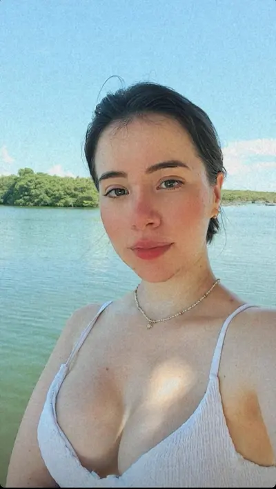 Vivian y sus tetas redondas, blancas y pesadas, cerda tetona de Tampico cover image