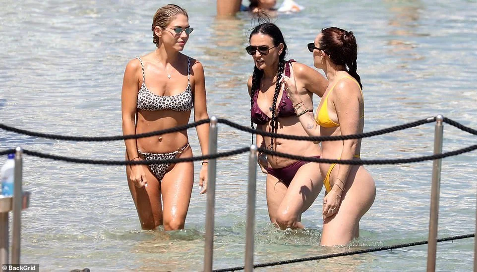 rumer-willis pawg ass image 14