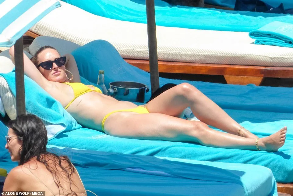rumer-willis pawg ass image 36