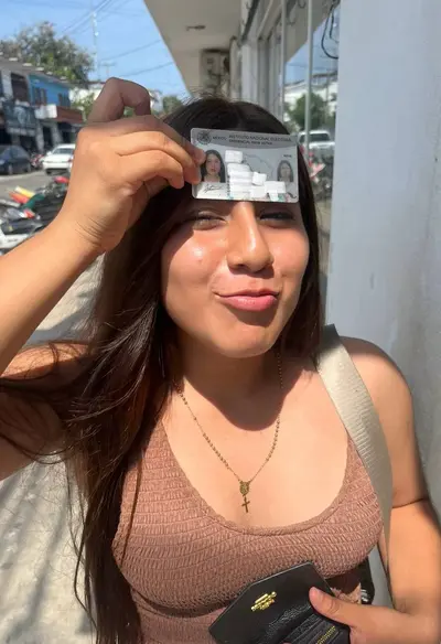 Que les parece esta putita cover image