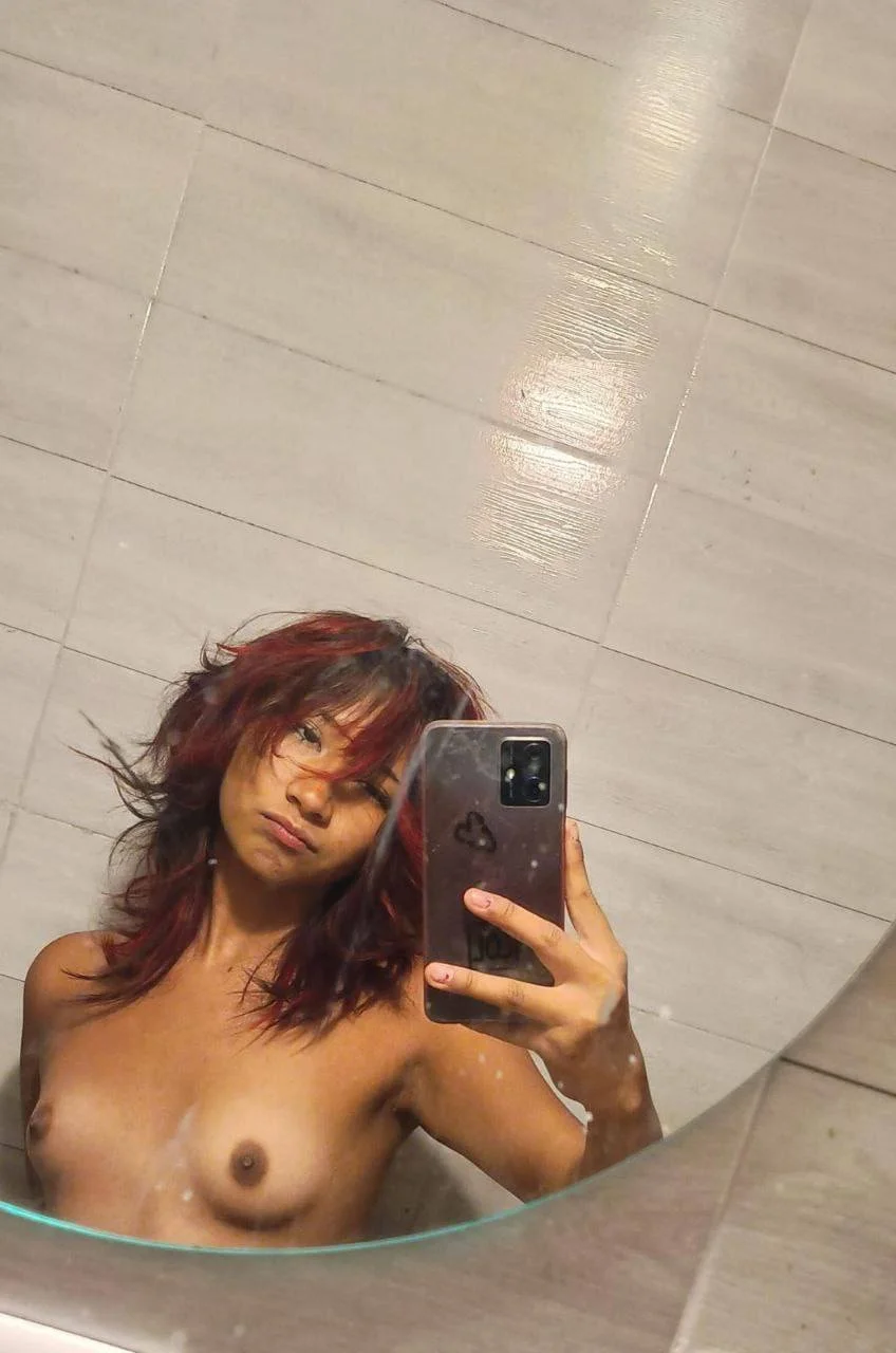 Novinha putinha gotica safada vazada no boquete amador! caiu na net mamando gostoso vazou , vazados image 1