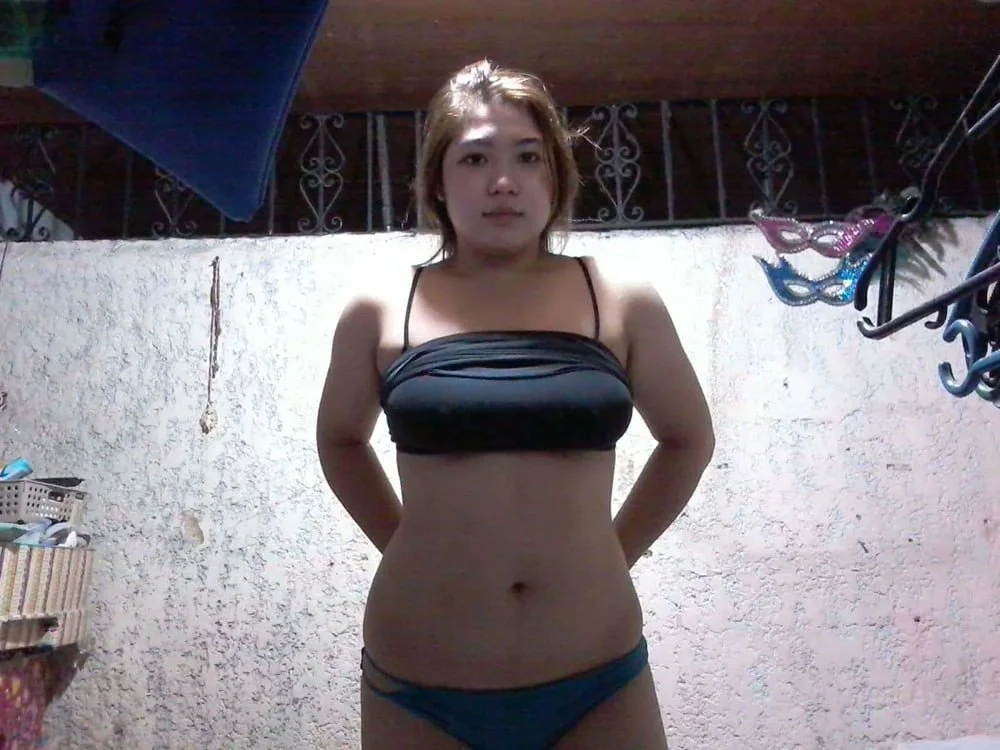 Mostly nude Asians image 35