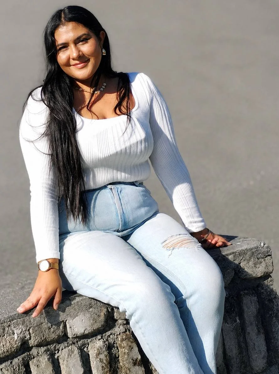 Rica chichona para sacarte la leche image 1