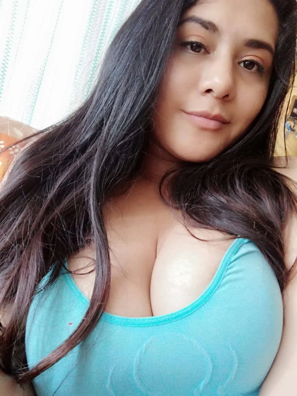 Rica chichona para sacarte la leche image 17