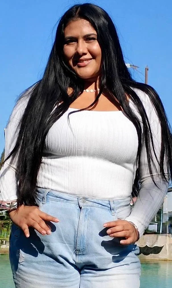 Rica chichona para sacarte la leche image 9