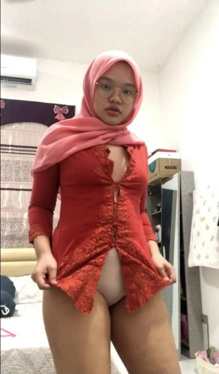 Cute teen hijab bitch exposed herself image 14