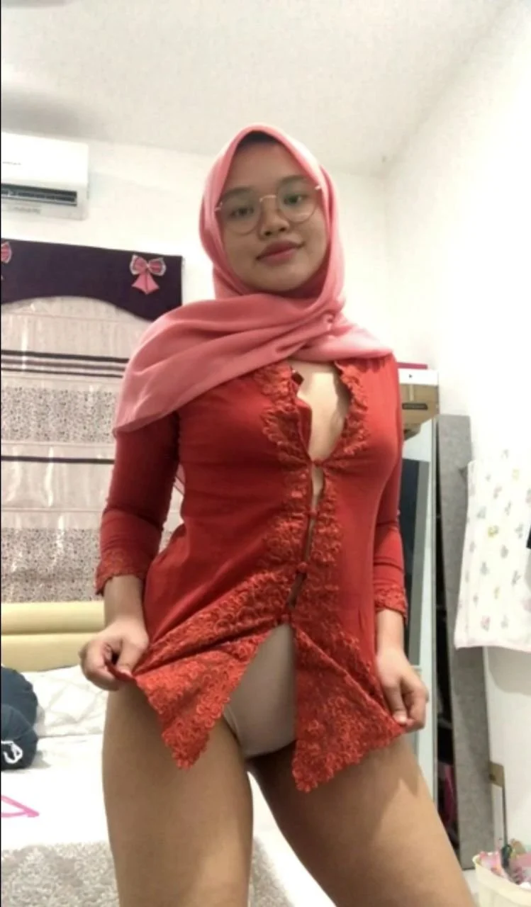 Cute teen hijab bitch exposed herself image 22
