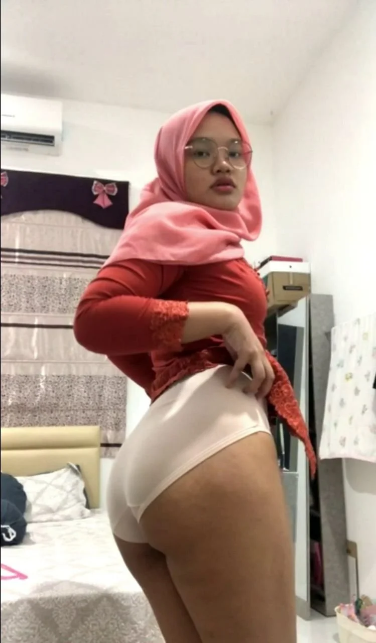 Cute teen hijab bitch exposed herself image 25