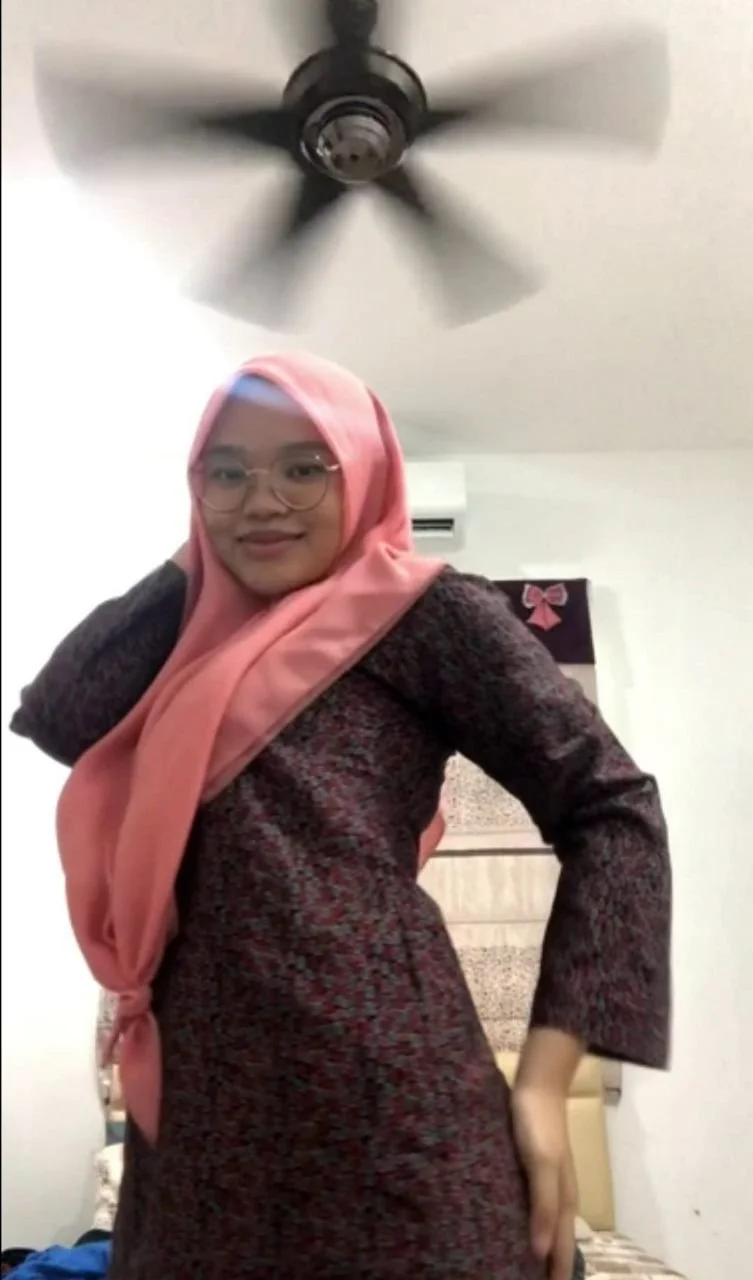 Cute teen hijab bitch exposed herself image 30