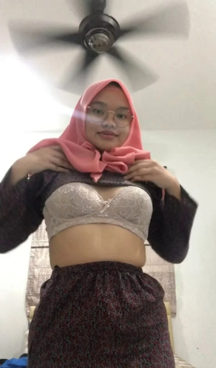 Cute teen hijab bitch exposed herself image 31