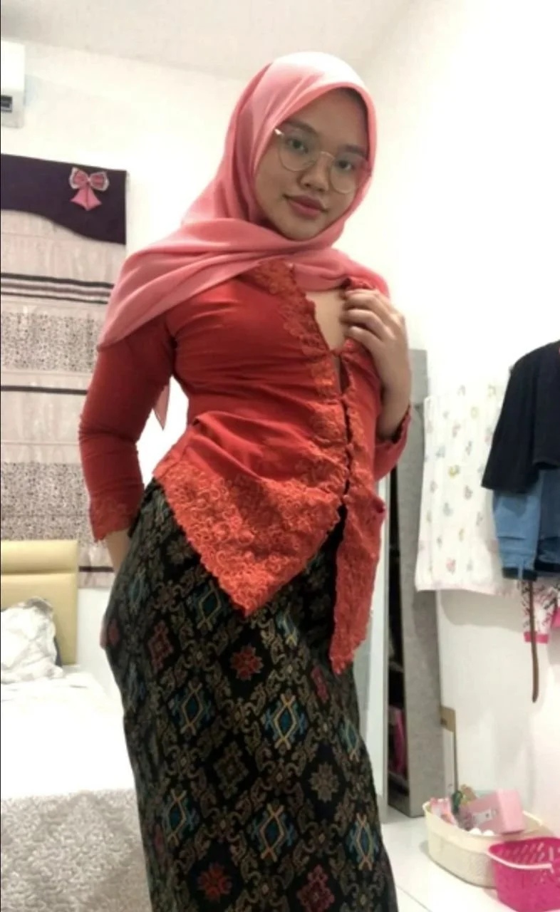 Cute teen hijab bitch exposed herself image 8