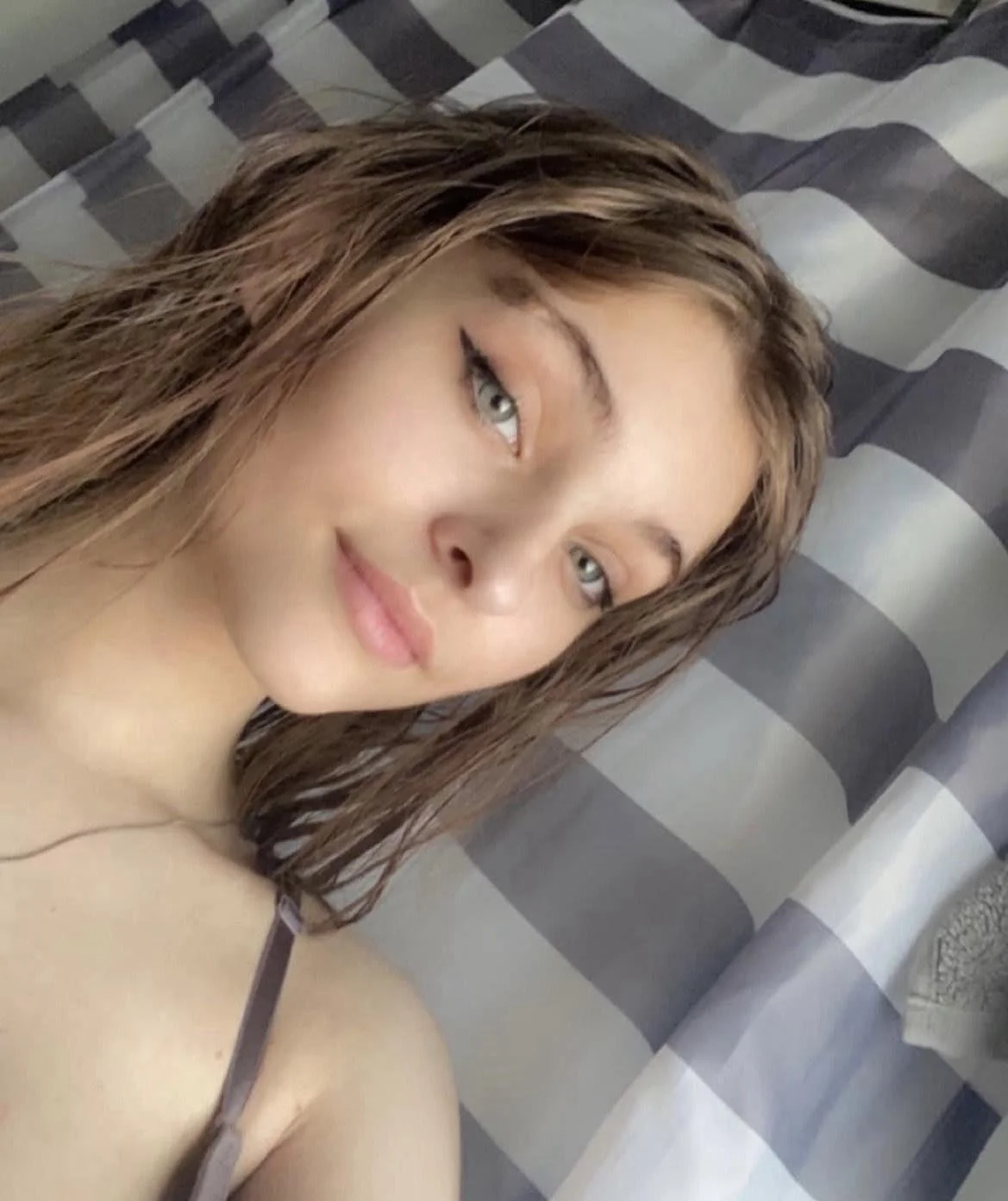 Novinha teve os nudes vazados pelo amigo do corno! video novo vazado, amador erome vazada image 4