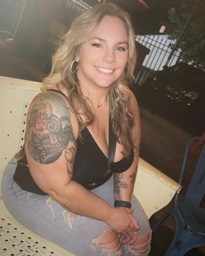 Thick blonde Pawg Milf main image