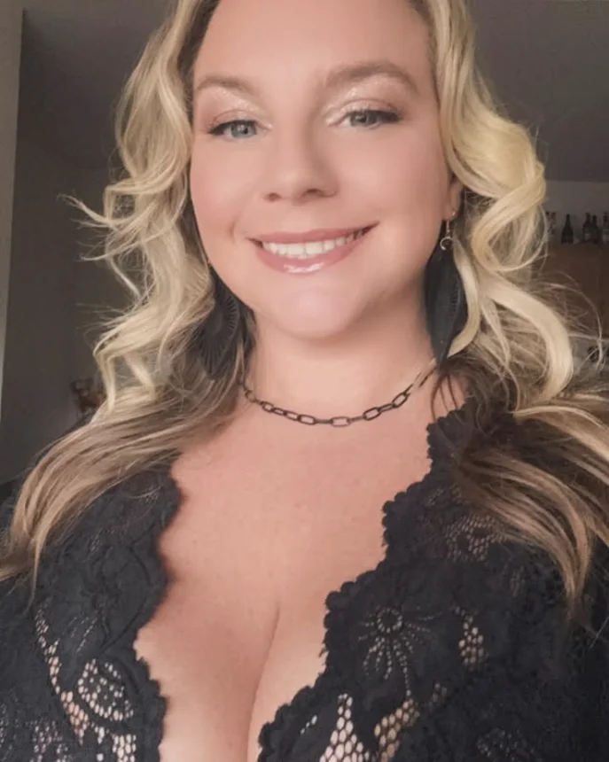 Thick blonde Pawg Milf image 14