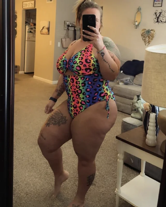 Thick blonde Pawg Milf image 20