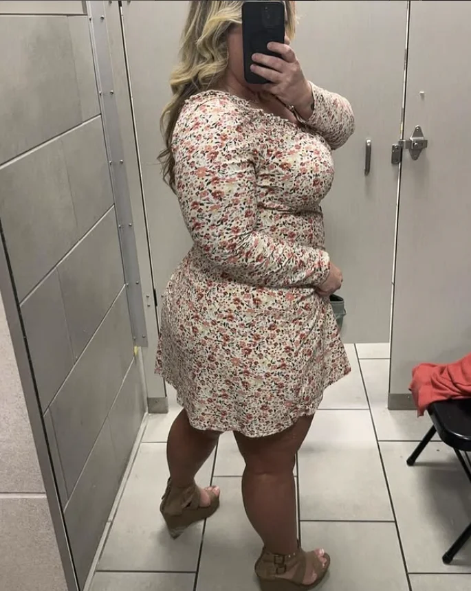 Thick blonde Pawg Milf image 22